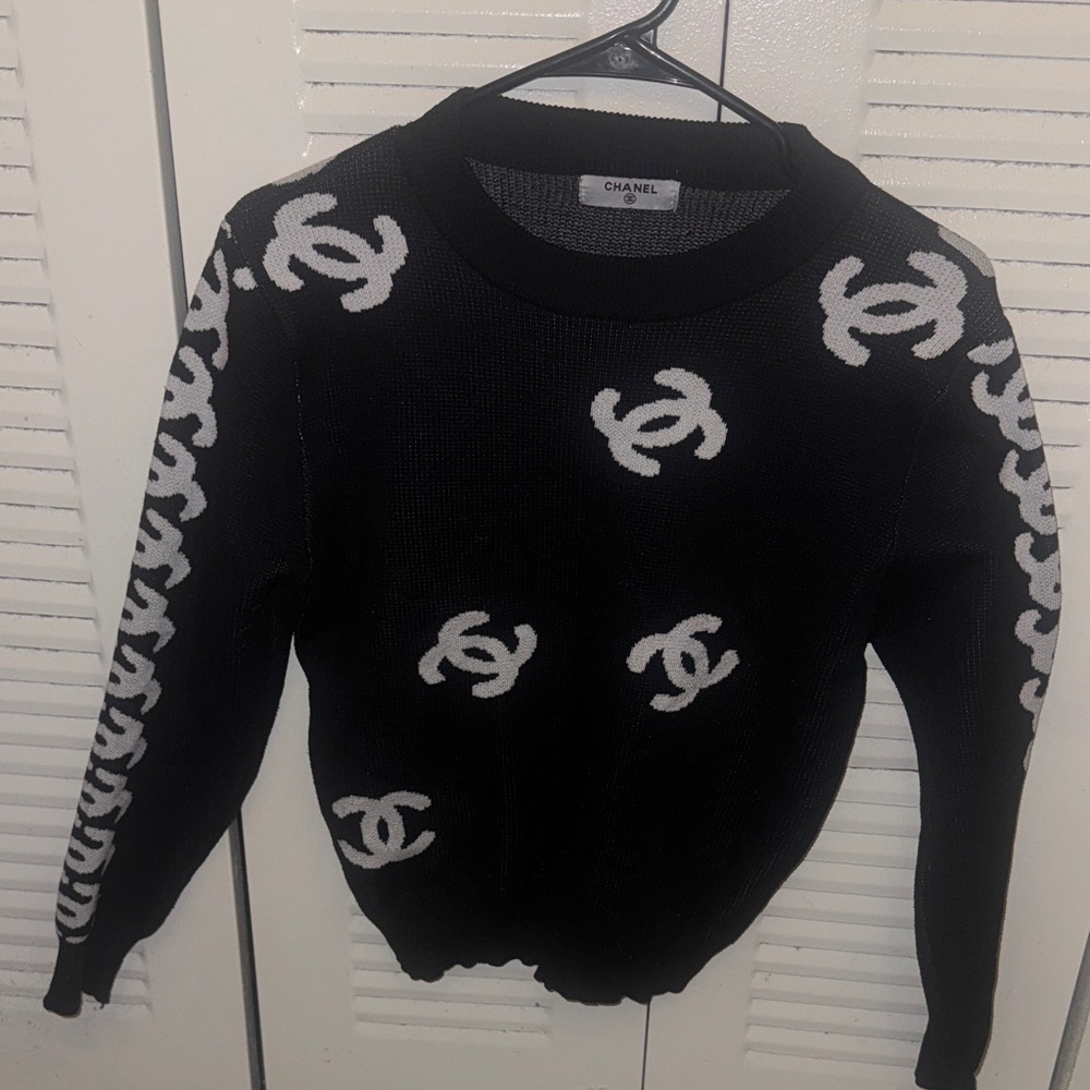 Chanel Black and White Women's Sweater